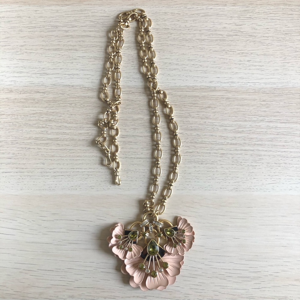 Rory pendant necklace